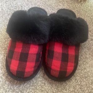 Womens slippers